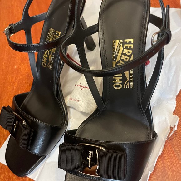 Ferragamo Gabriela Vara Bow Ankle Strap High Heel Sandals - Picture 7 of 9